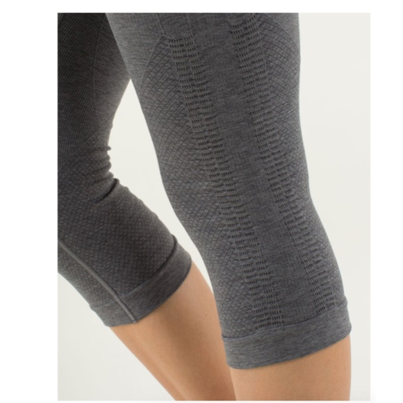 LULULEMON In The Flow Crop II Heathered Soot Light Leggings Size 6 - Picture 4 of 15